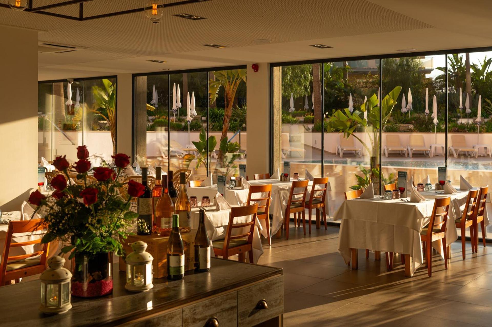 Aqua Hotel The Breeze (Adults Only +18) All Inclusive Santa Susanna Bagian luar foto