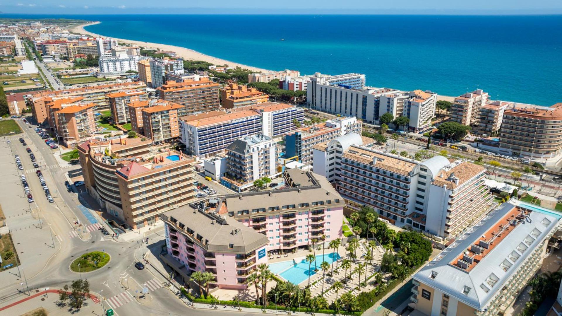 Aqua Hotel The Breeze (Adults Only +18) All Inclusive Santa Susanna Bagian luar foto